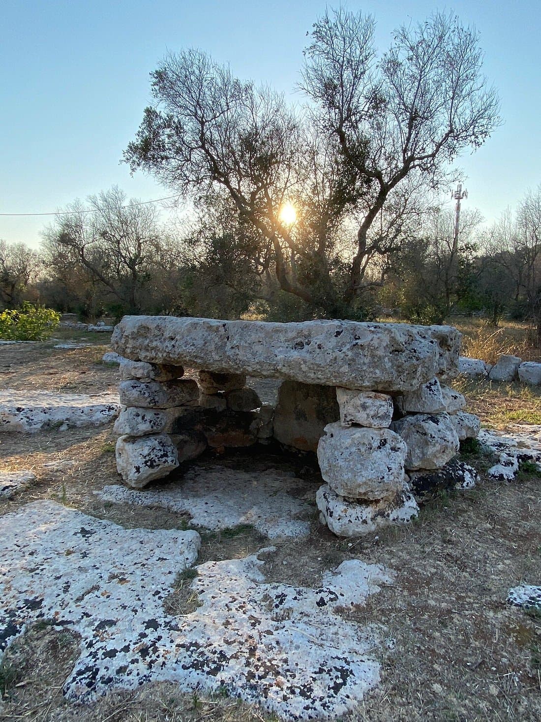 DOLMEN LI SCUSI – MINERVINO DI LECCE - foto 4